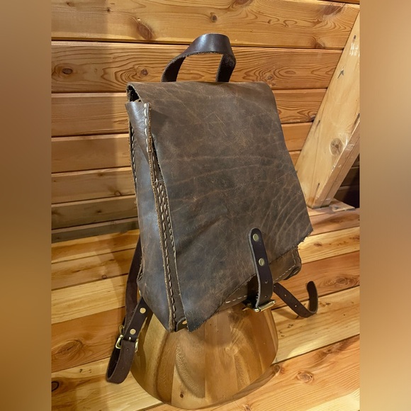 Handmade buffalo leather backpack with real brass hardware - Picture 2 of 4